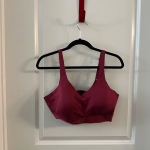 LULULEMON Smooth sports bra